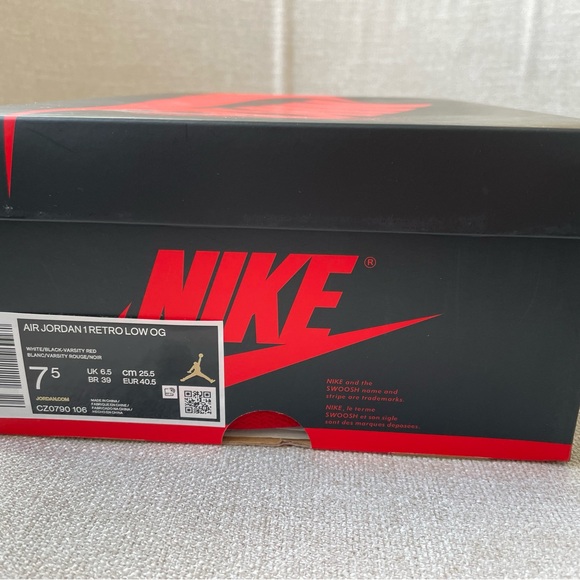 Nike Air Jordan 1 Retro Low OG, “Black Toe” - Picture 8 of 8